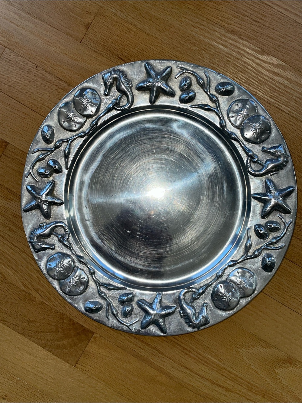 Mariposa Seashell Border Round Platter  14 inches